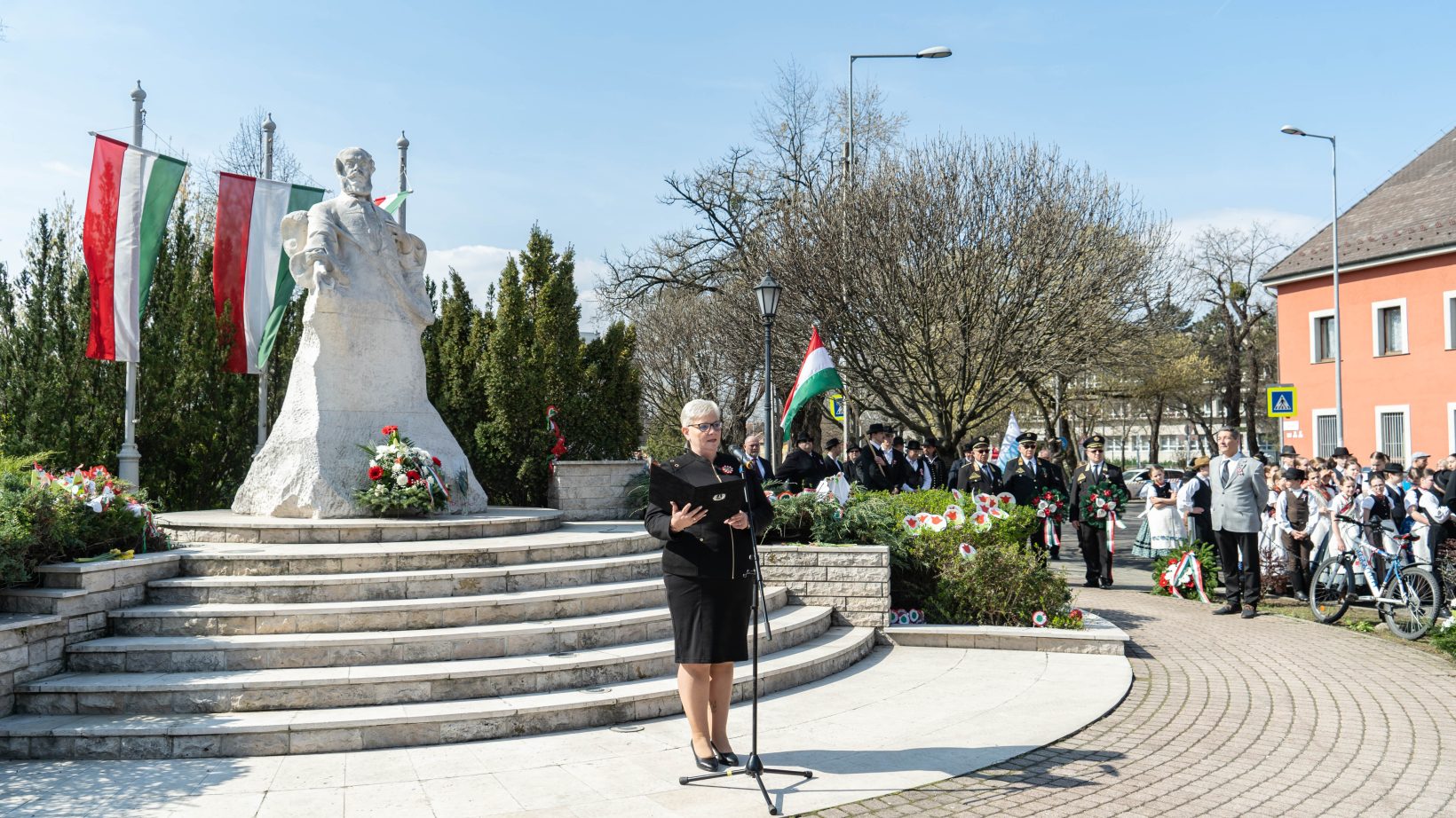 Cserdiné Németh Angéla március 15-ei ünnepi beszédet tart