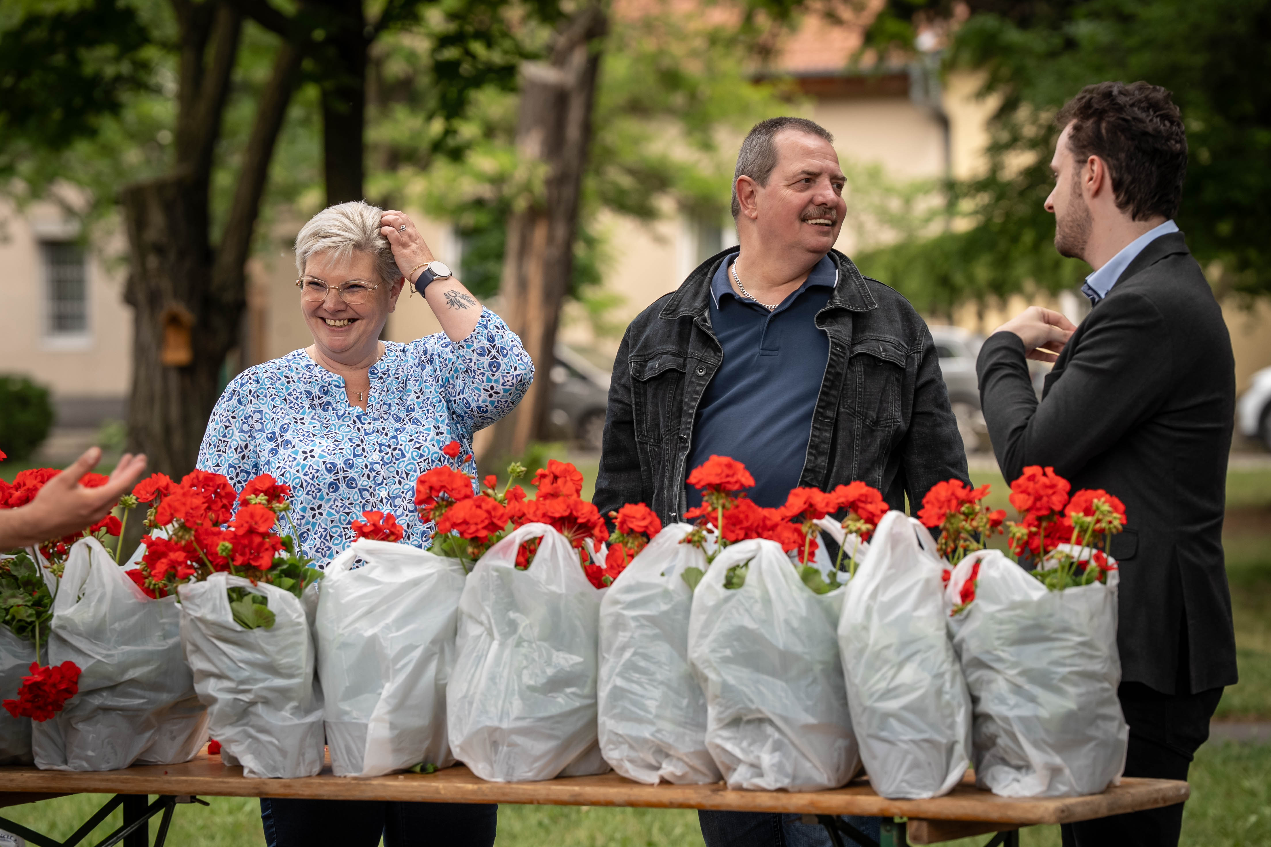 Idén is megtartottuk a muskátliosztást