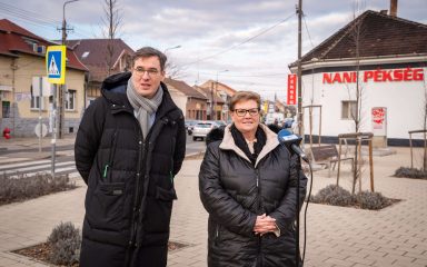 Kihelyezett kabinetülés a látogatás a kerületben