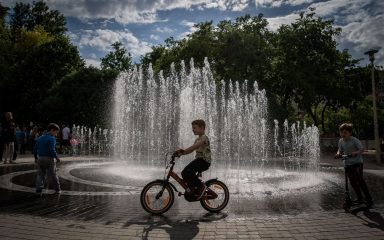 Átadták a Fő tér új szökőkútját