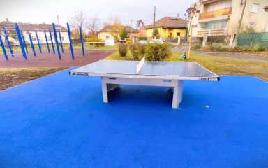 pingpongasztal a Karatna téren