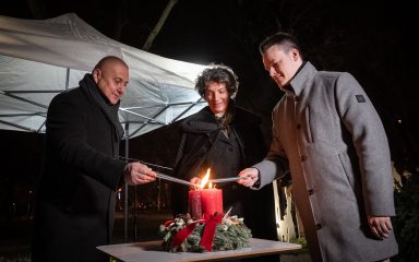 Adventi gyertyagyújtás