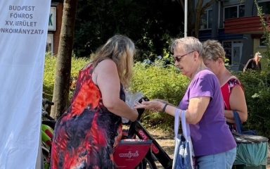 Vizet oszt a Palota15 a Vásárcsarnokkal szemben