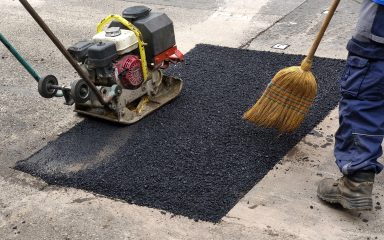 Kátyútömés a Kőrakás parknál
