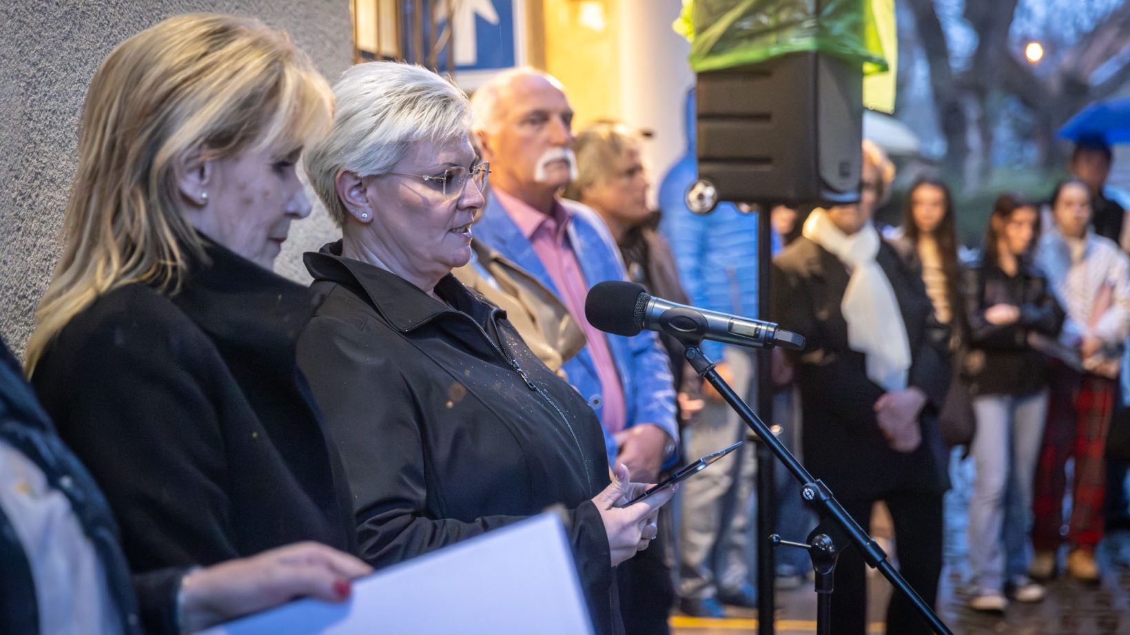 Cserdiné Németh Angéla polgármester avatta fel a táblát