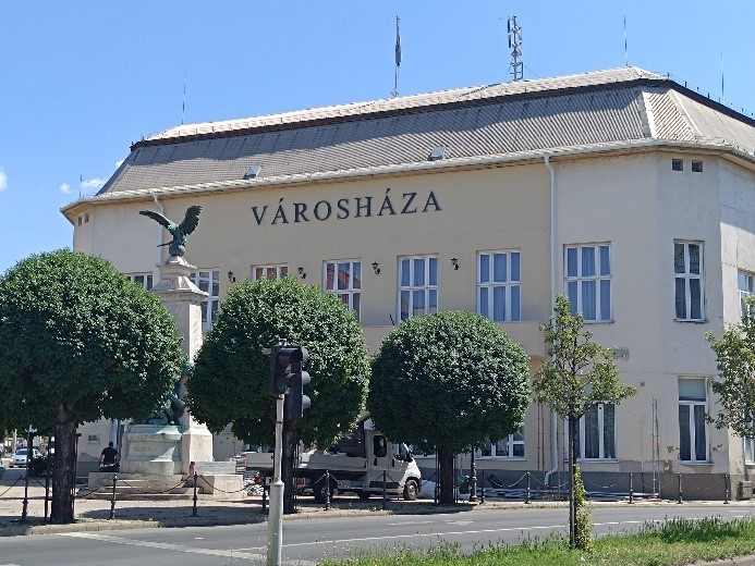 Városháza erkélyének felújítása