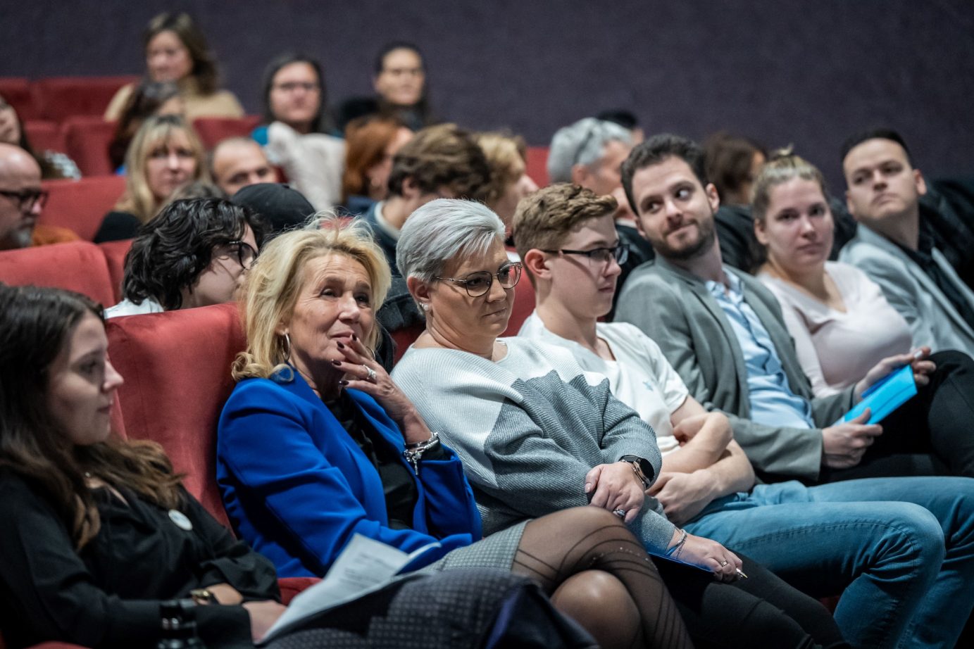 Cserdiné Németh Angéla az erőszakmentes kommunikációról szóló konferencián