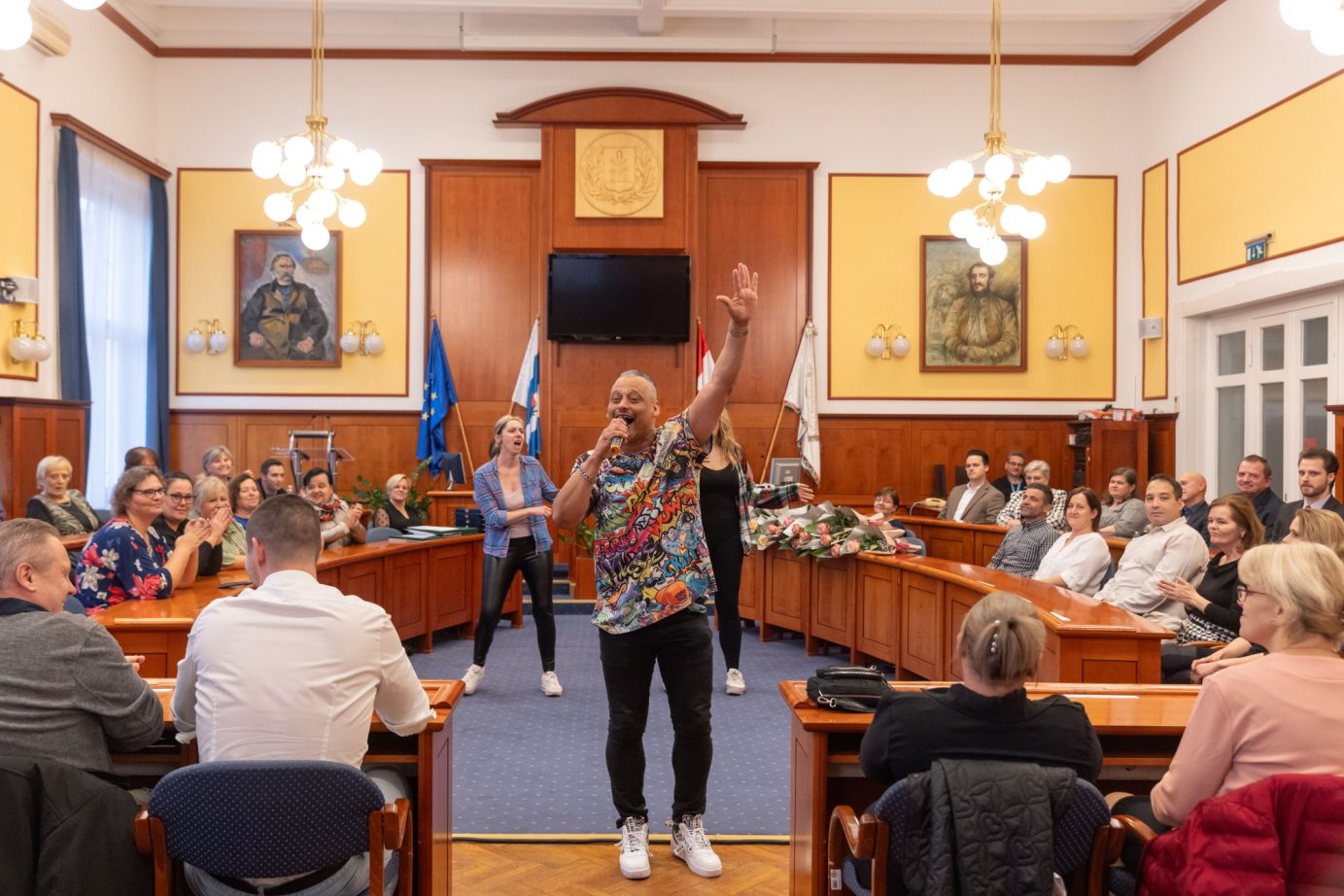 Bebe énekel a szociális munka napján